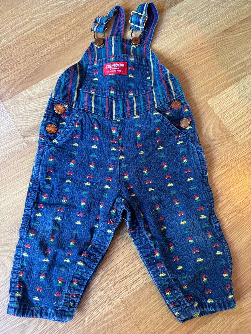 VTG OshKosh B'gosh / Denim Short Overalls Multi-colored Car Embroidery 3/6 mths